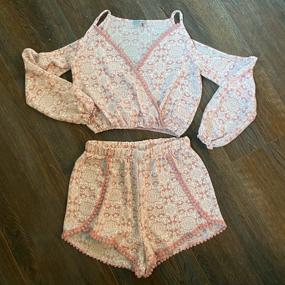 Charlotte Russe cold shoulder cropped top & matching short set